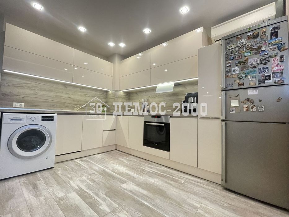 Продава се Двустаен апартамент в Варна, Левски - 83 кв.м за 2350 €/кв.м - Снимка #3