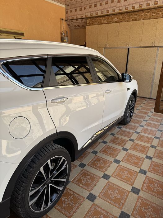 Jetour X70plus  срочна сотилади!
