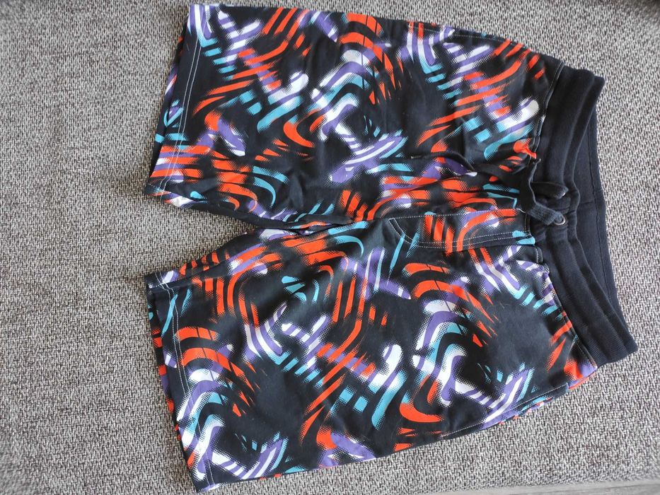 Продам шорты . CNECK, RAINBOV   Германия