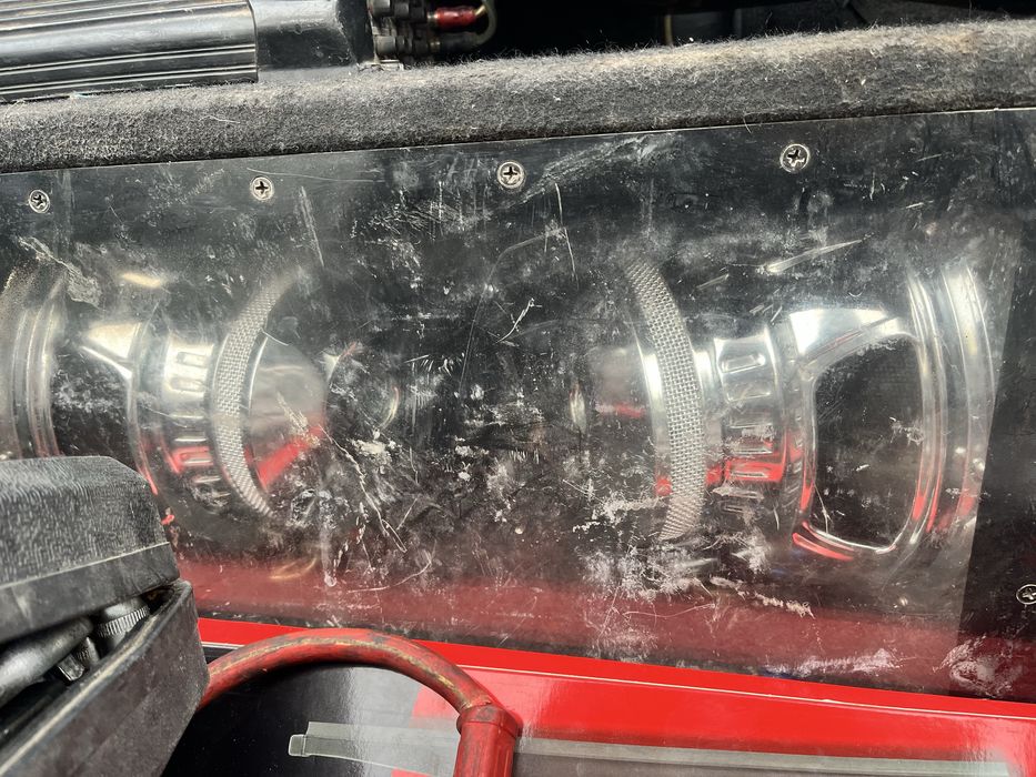 Продам сабвуфер с усилителем