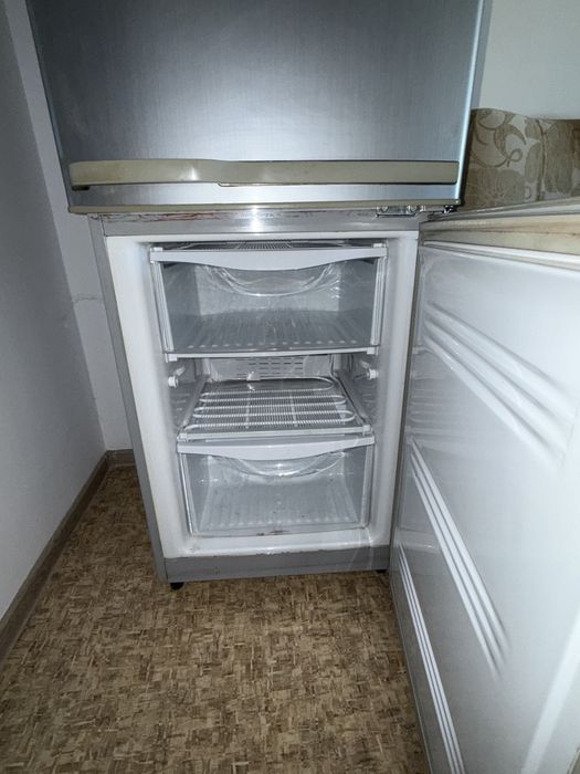 Холодильник Samsung