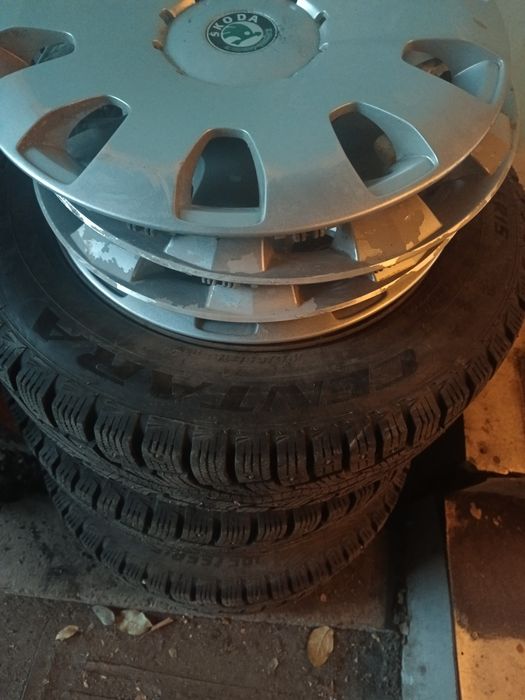 Шины с дисками и колпаки оригинал