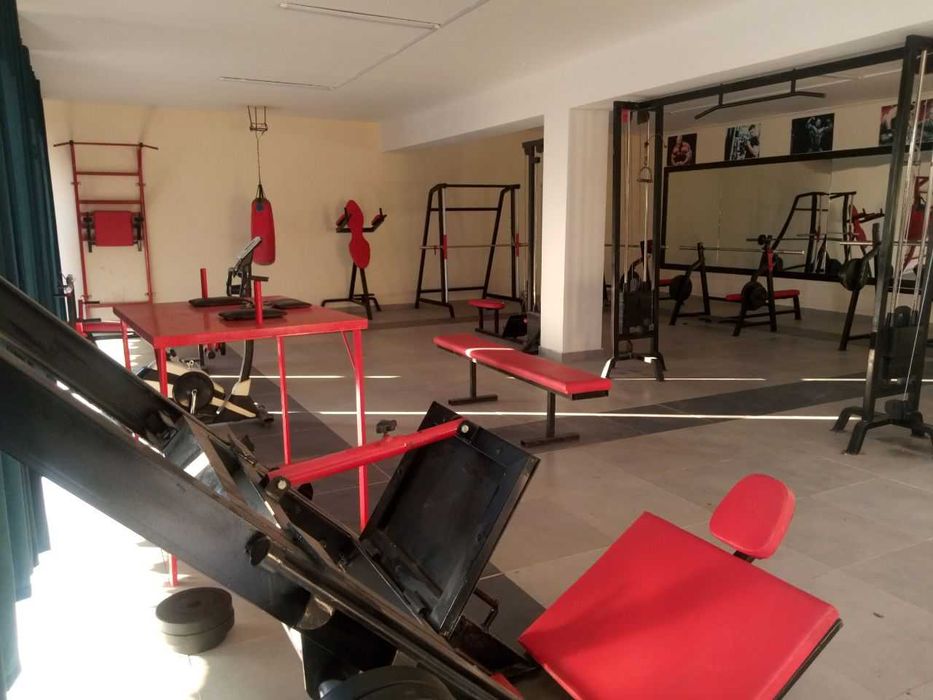 Fitnes anjomlari erkaklar uchun