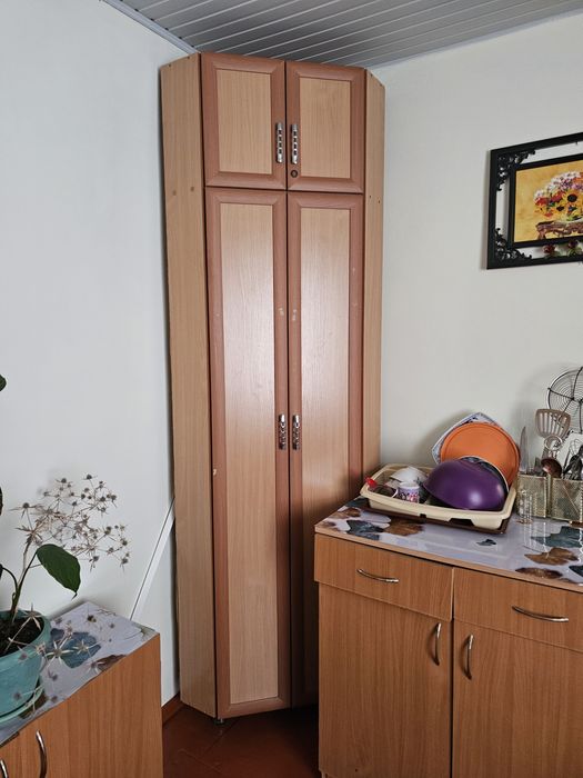 Мебель кроват с матрасом и шкаф