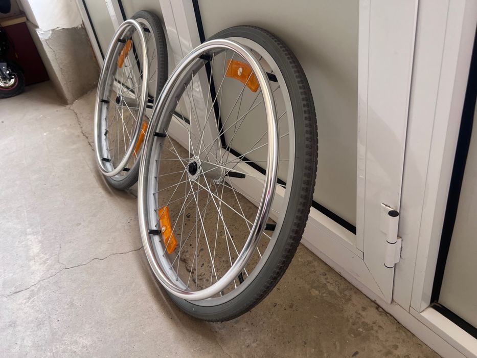 Колёса от инвалидных колясок!