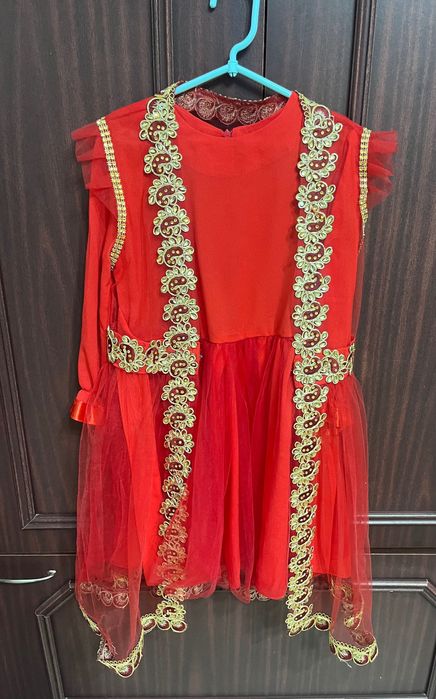 Юбки, платья на прокат