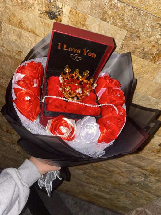 Vand buchete din saten mai multe mesaje in privat poate negociem pret