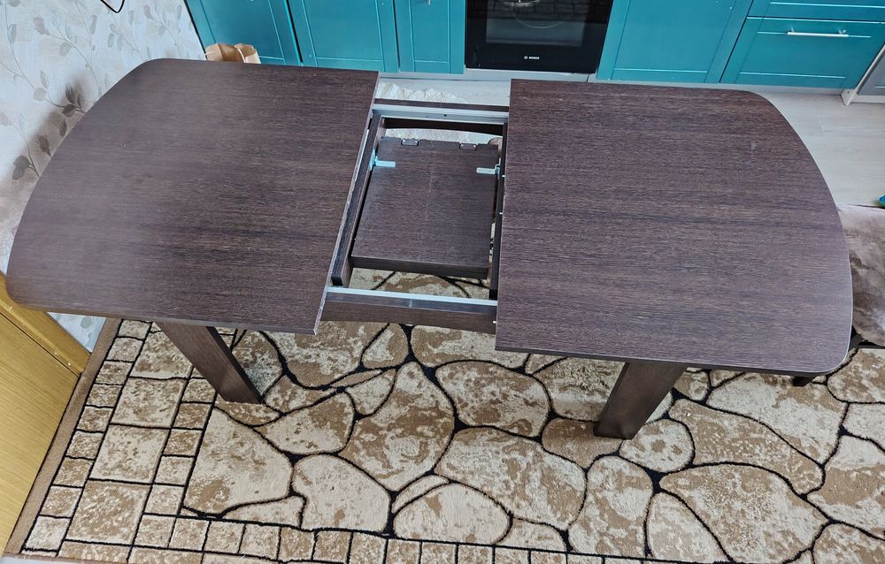 Продам стол из натурального дерева