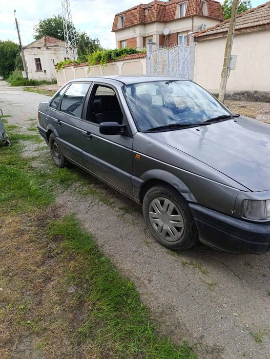 Продавам Фолксфаген Пасат