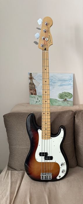Продам бас Fender Precision