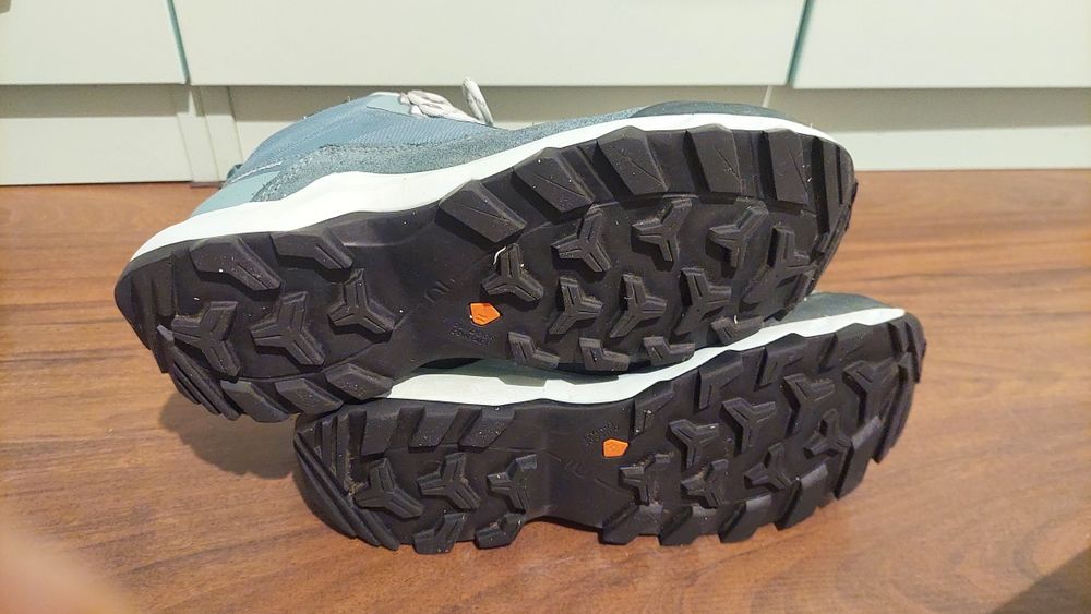 Туристически обувки 38