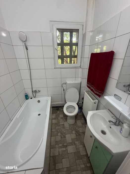 Apartament cu 3 camere, pozitie excelenta – Zona Ramada, Centru, Cra