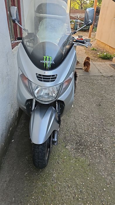 Scuter Suzuki 250cm