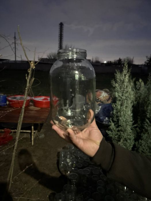 Банки продаже имеются банки объёмом 3, 2, 1 литр, а также 07, 05 литр