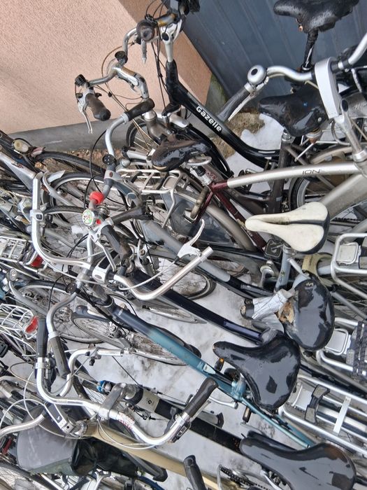 Vând sau schimb biciclete