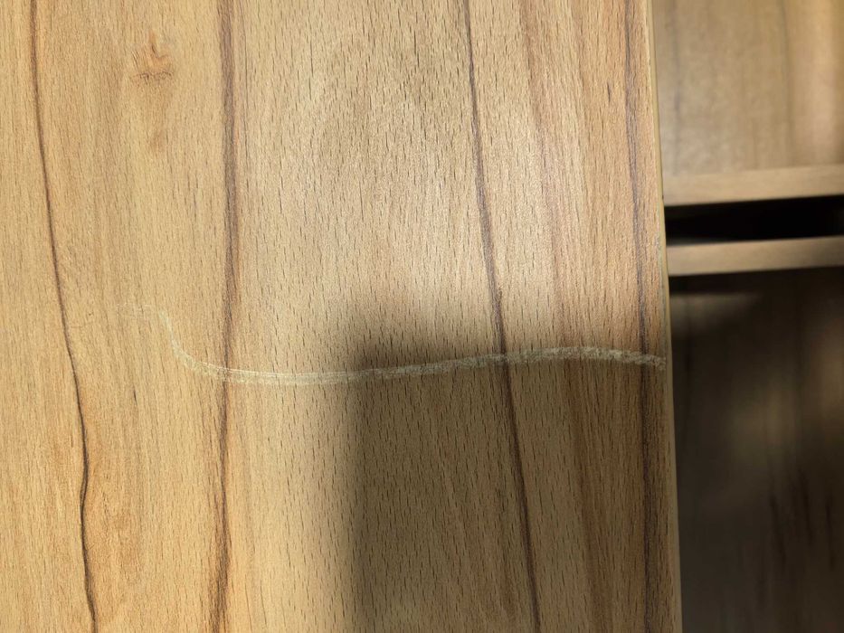 Vând comodă din lemn nouă!