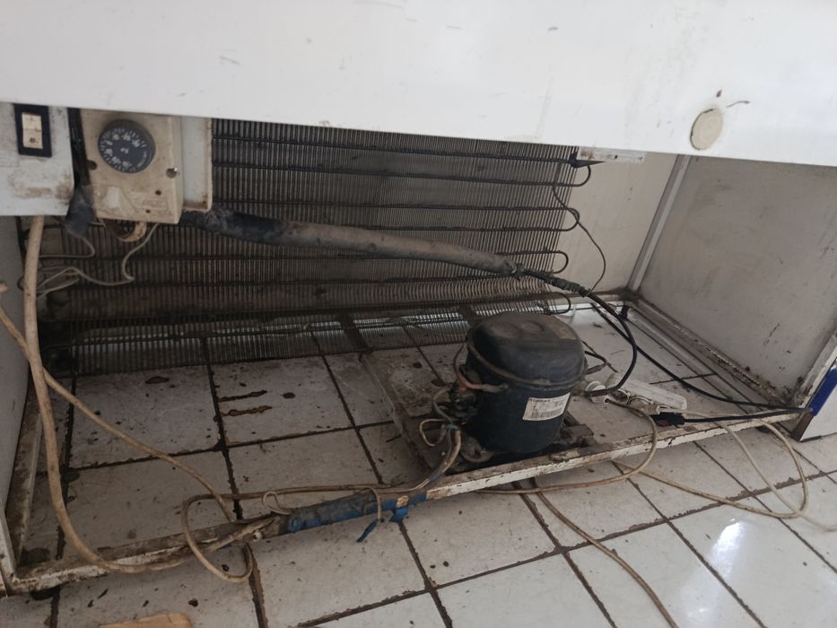 Витринный холодильник