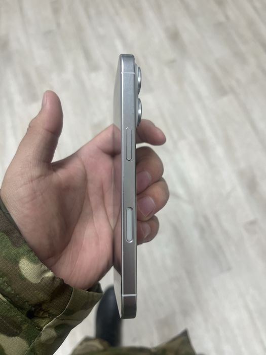 iPhone 16 про с гарантий