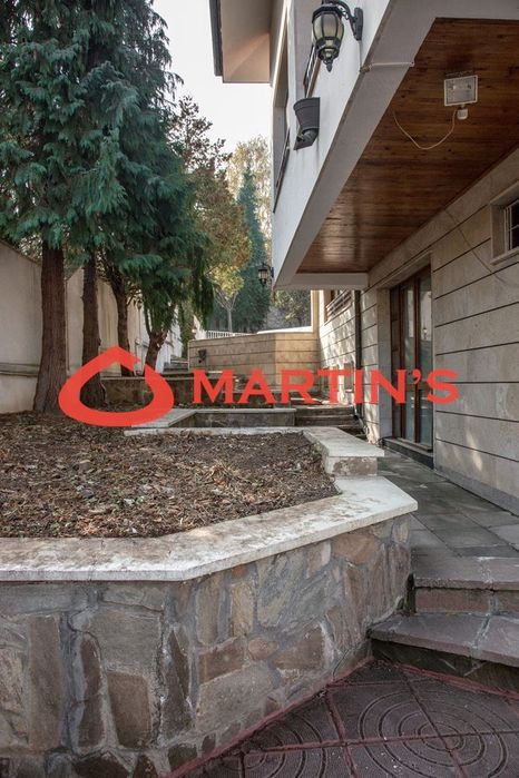 Дава се под наем Къща в София, Бояна - 989 кв.м за 4488.51 € - Снимка #12