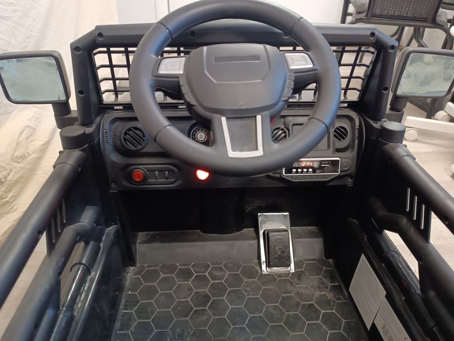 Детска електрическа кола