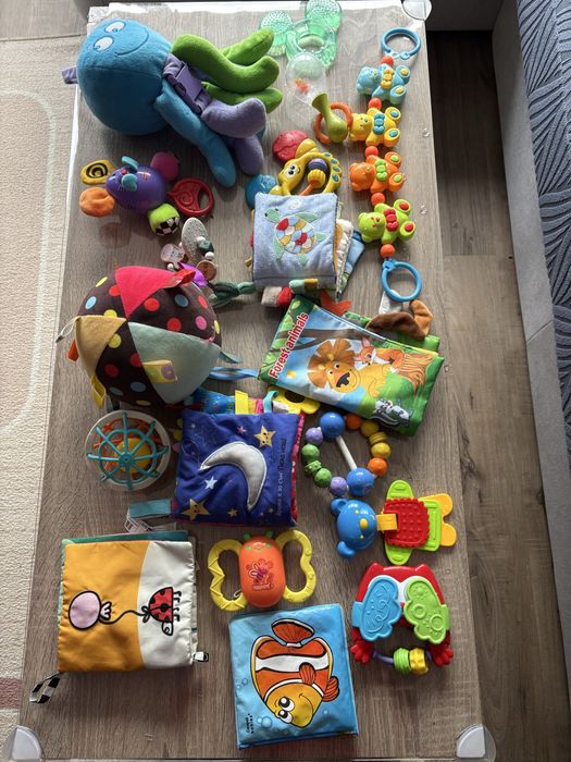 Лот бебешки играчки