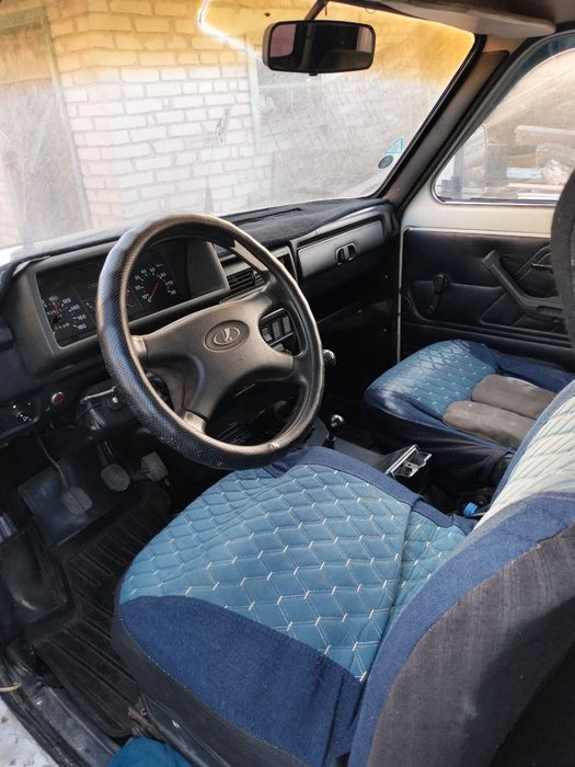 Автомобиль Нива 21213