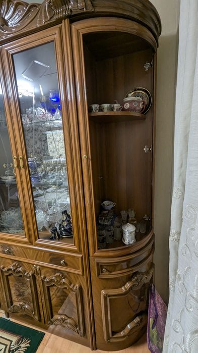 Стенка в гостинную, испанское дерево, классика