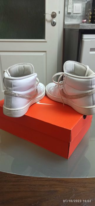 Маратонки Nike ном.37.5!