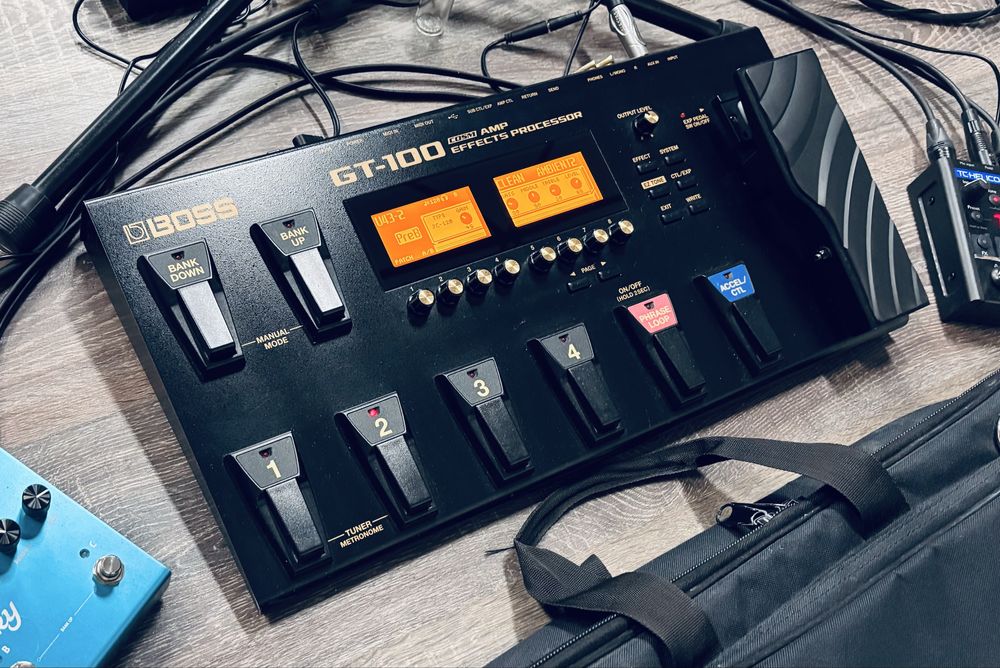 Procesor/efect chitara electrica Boss GT 100
