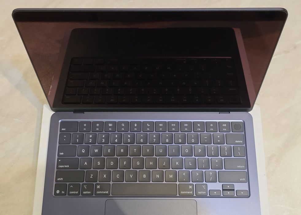 MacBook Air 13 M4 24/512 5 циклов