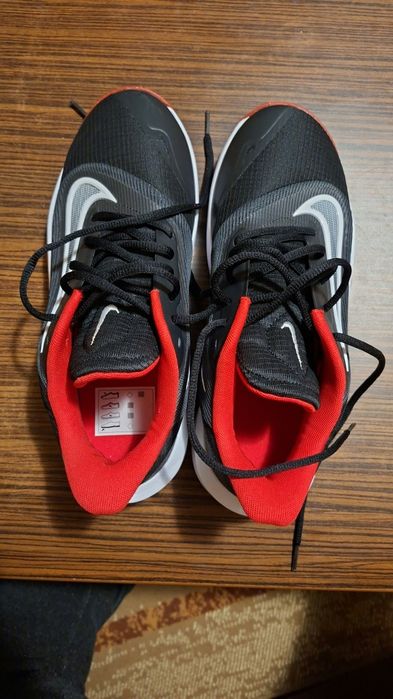 Adidasi Nike 42.5