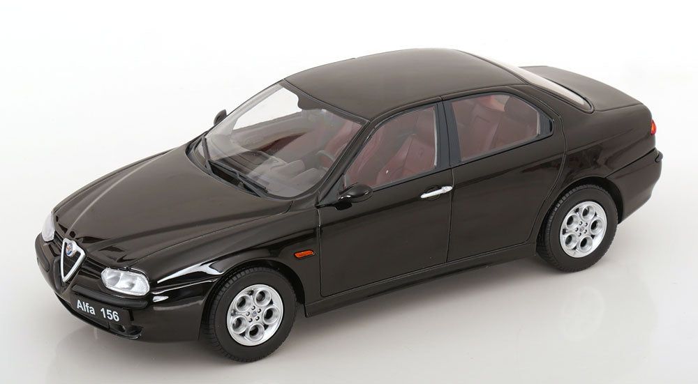 Macheta auto Alfa Romeo 156 1998 negru 1:18 Triple 9