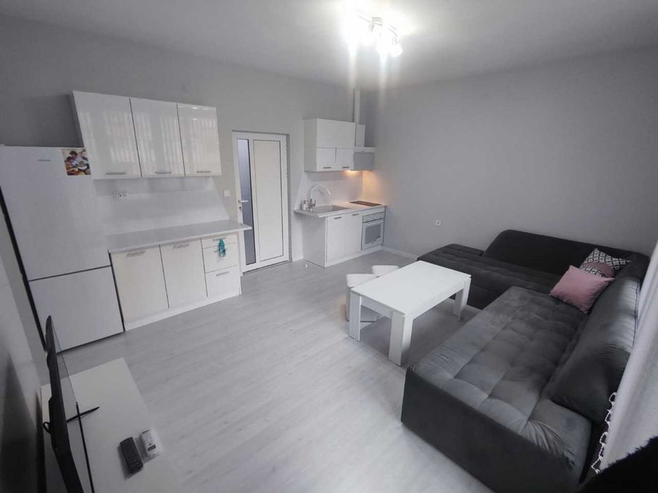 Дава се под наем Тристаен апартамент в Пловдив, Кючук Париж - 70 кв.м за 400 € - Снимка #1