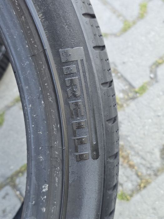 275 35 22 Pirelli