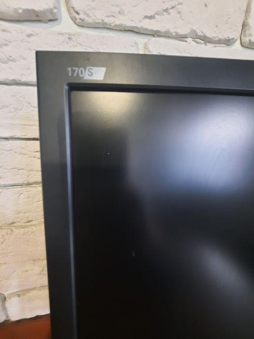 Монитор Philips.