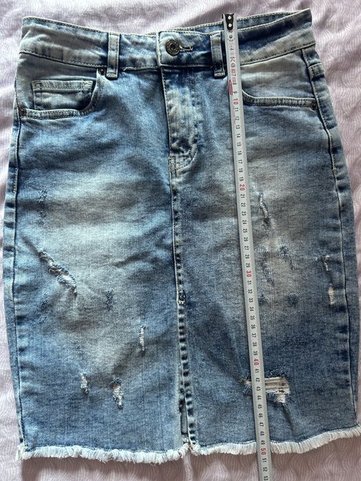 дънкова пола и блузка