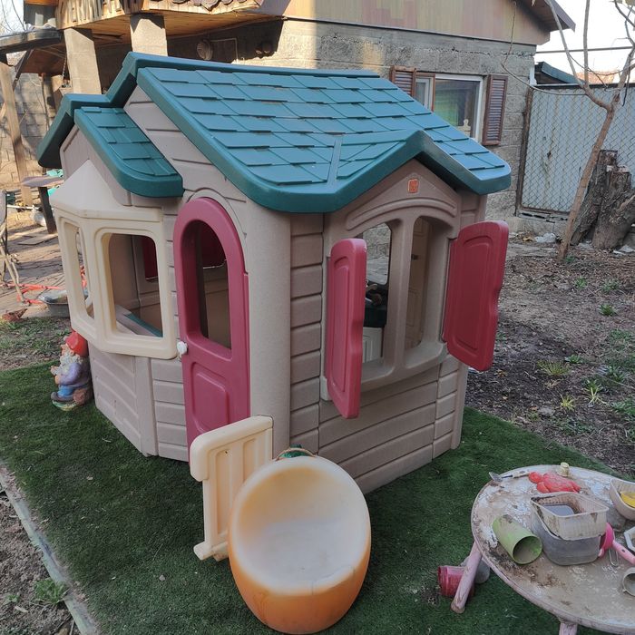 Детский игрушечный домик