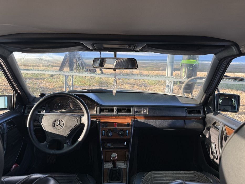 Продаётся Мерседес-бенц w124 E300 TURBODIESEL