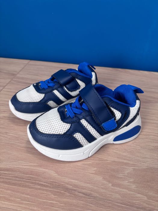 Vand adidasi pentru copii marime 24
