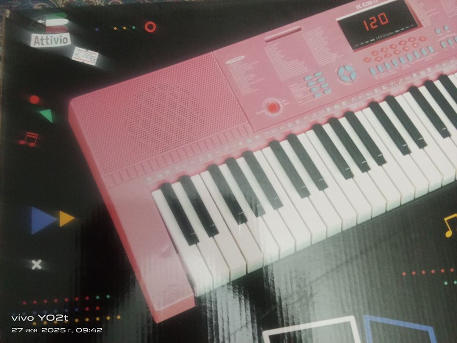 Продам синтезатор.