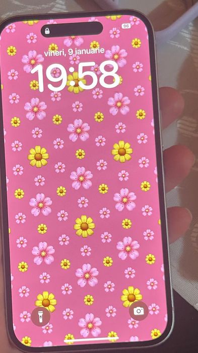 Vând  IPhone 15 telefon in stare foarte buna