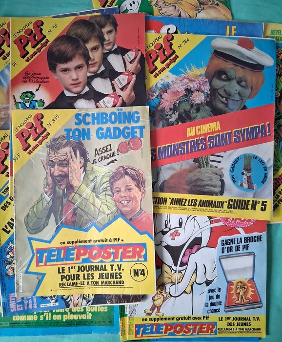 Лот Стари Френски Списания Pif Gadjet 25 Броя