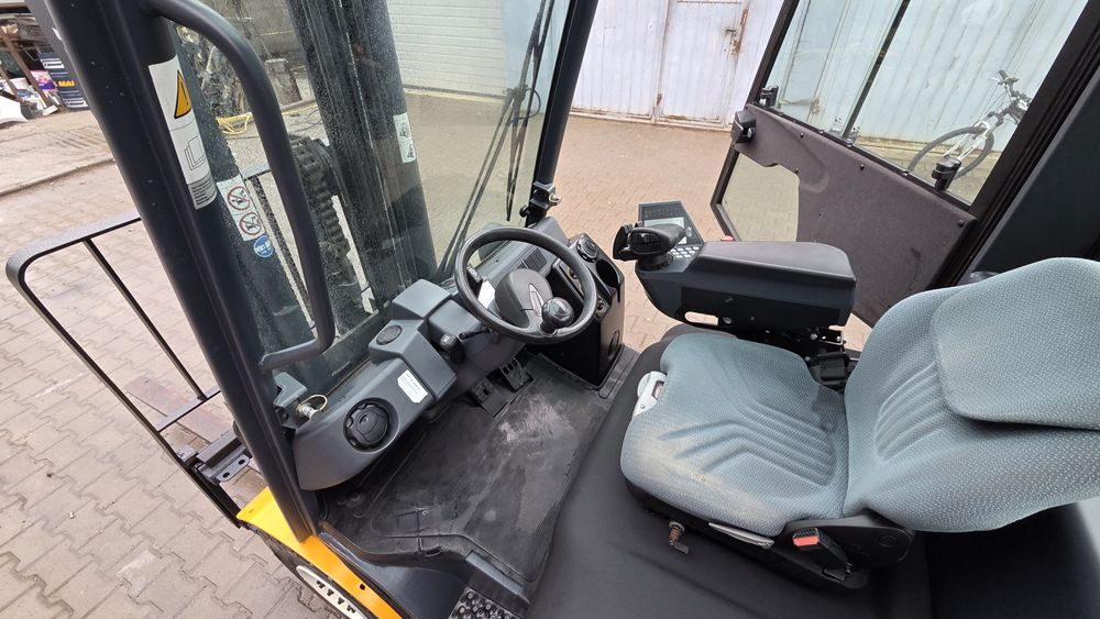 Stivuitor Jungheinrich TFG 425 2500KG