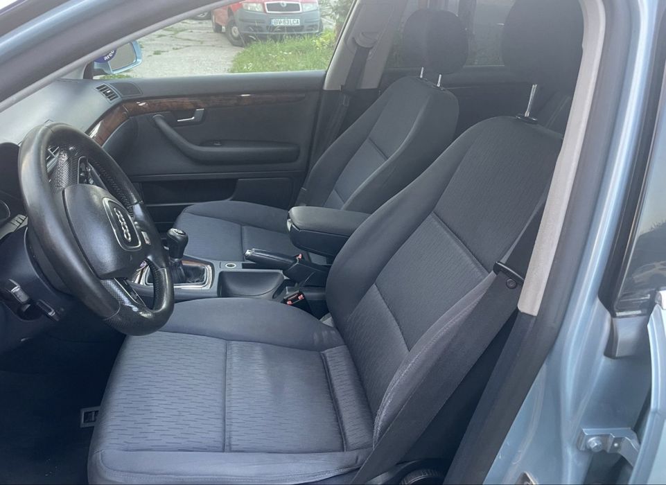 Interior A4 B7 textil in stare excelenta