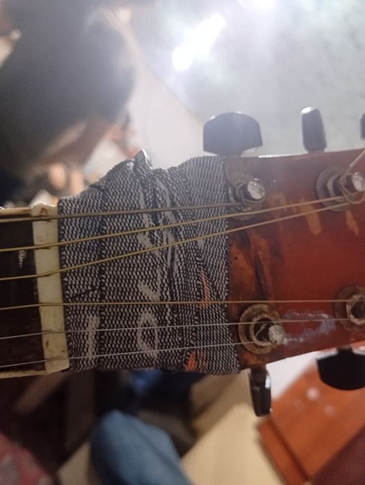 Гитара сатылады бахасы келисимли