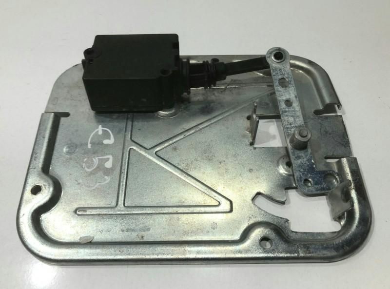 Motoras deschidere rezervor BMW X5 E53 8379996