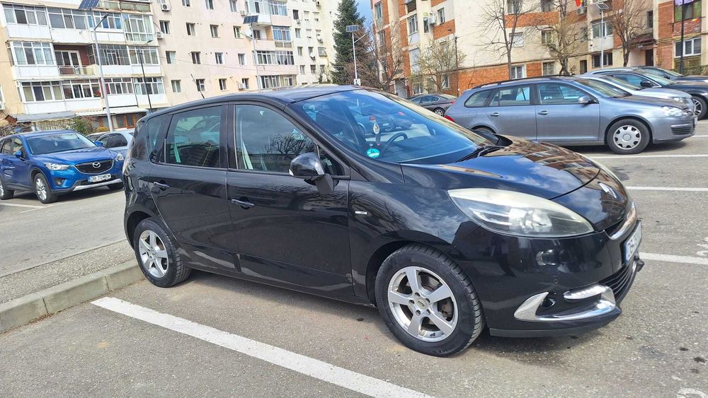 Vind Renault SCENIC 2012