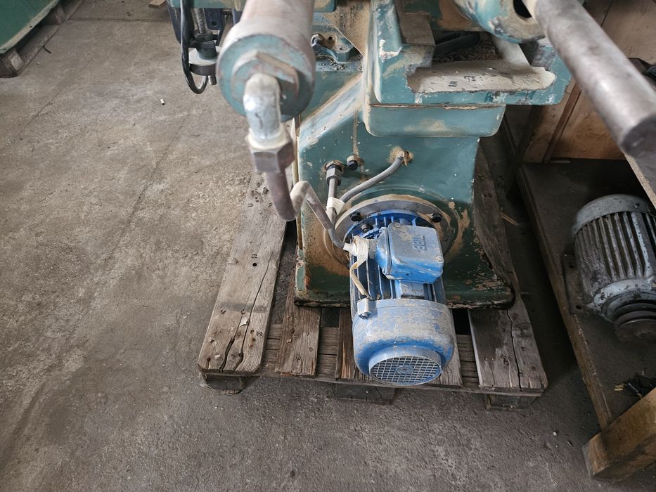 хидравличен копирен струг 600мм.