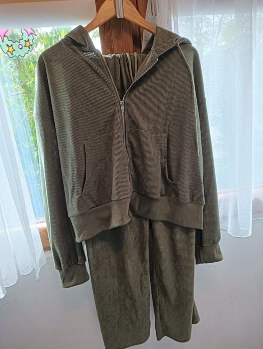 Îmbrăcăminte femei