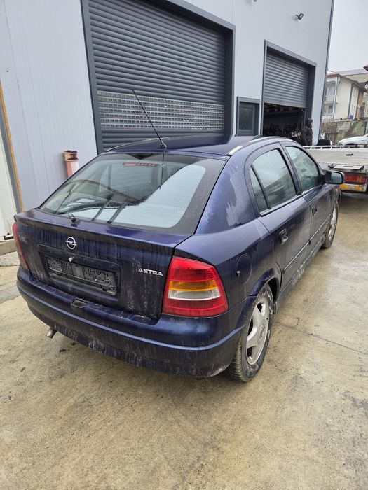 Opel Astra 2.0 DTI (НА ЧАСТИ)